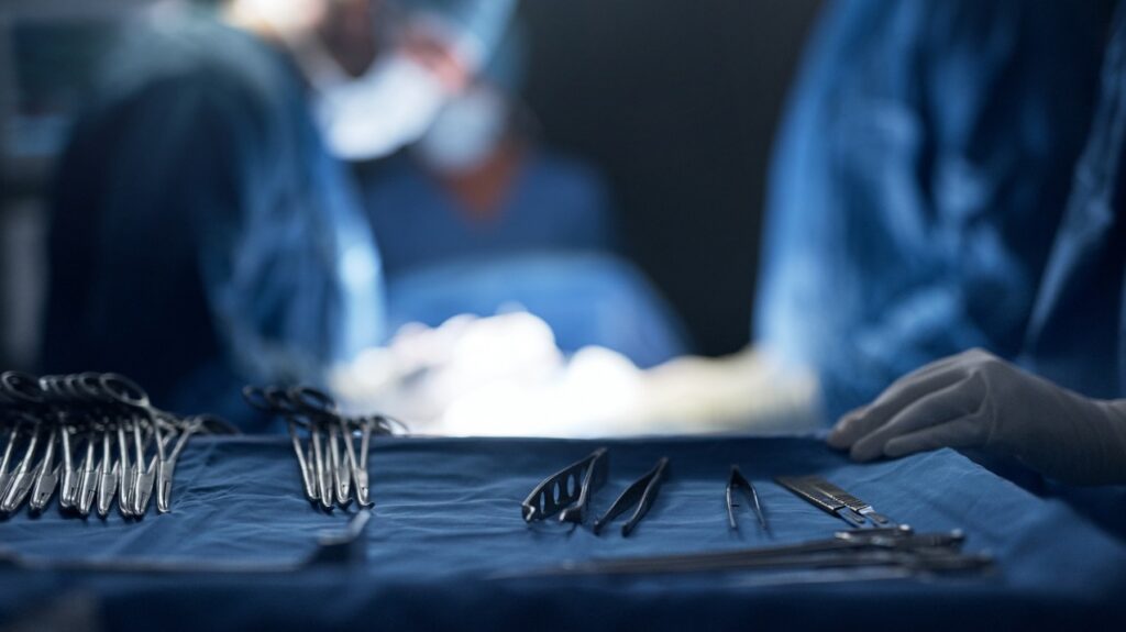 Operating instruments on a medical trey